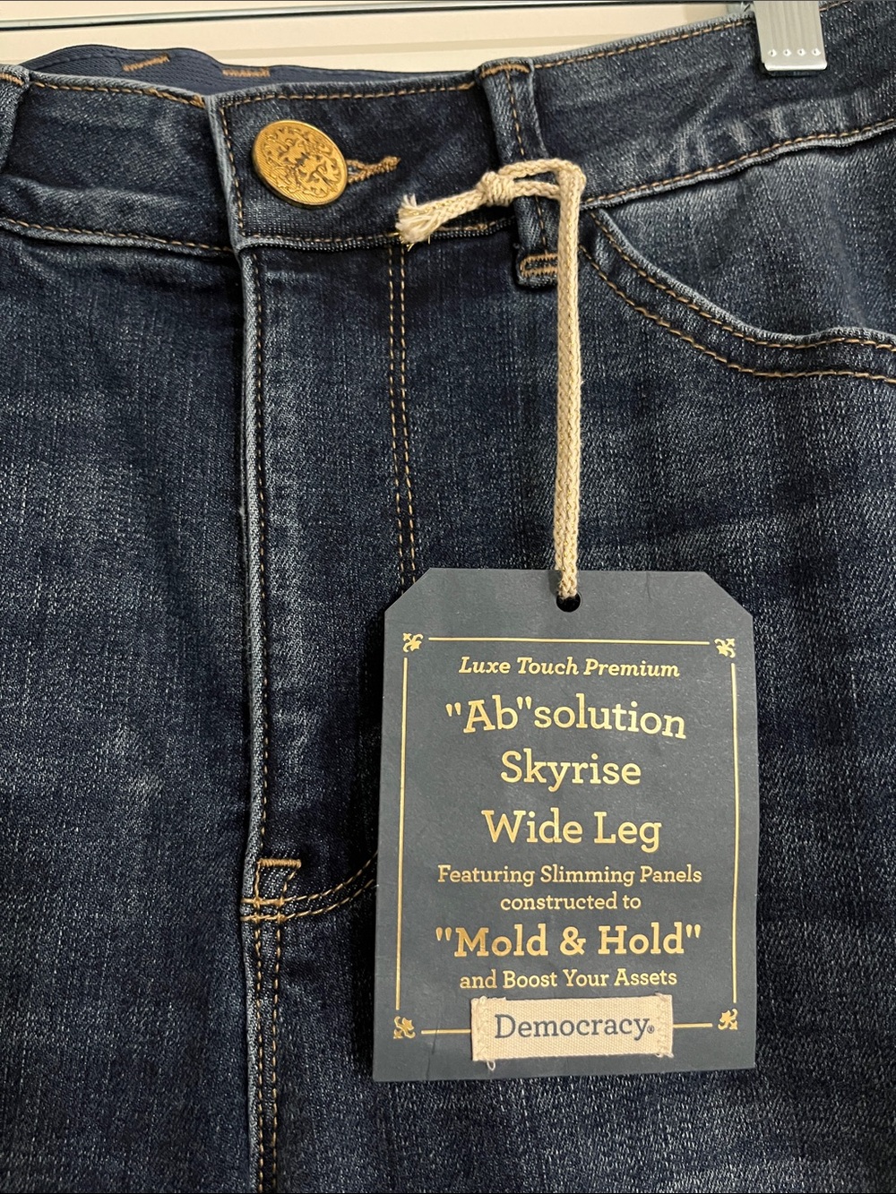 NWT Democracy Women’s 8P “Ab”solution Skyrise Wide Leg Mold & Hold Jeans Petite - Picture 2 of 5